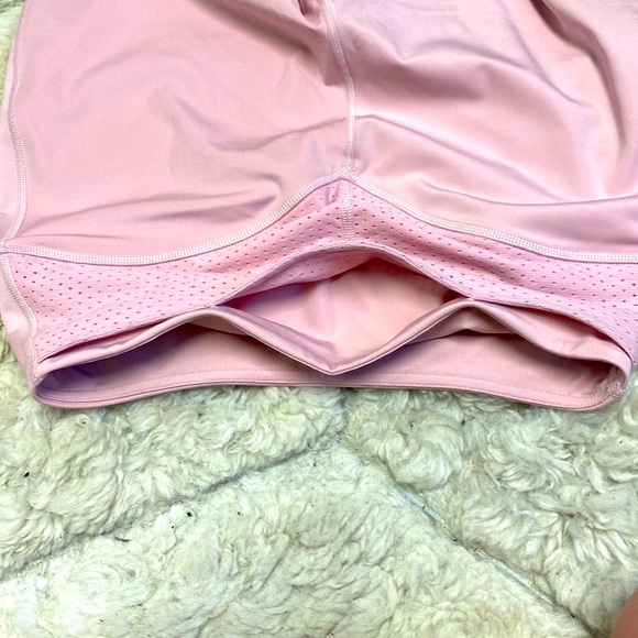 Gymshark Pink Capri Leggings with backside pockets - Picture 3 of 4